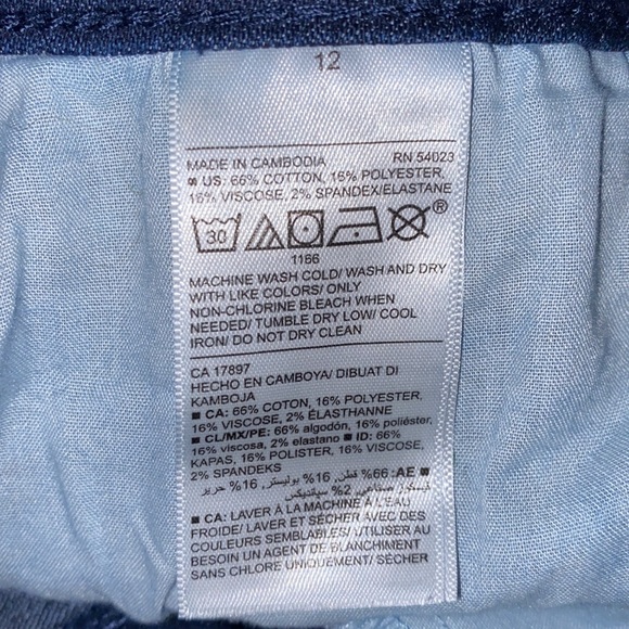 Old Navy Dark Wash Super Skinny Jeans - Picture 4 of 5